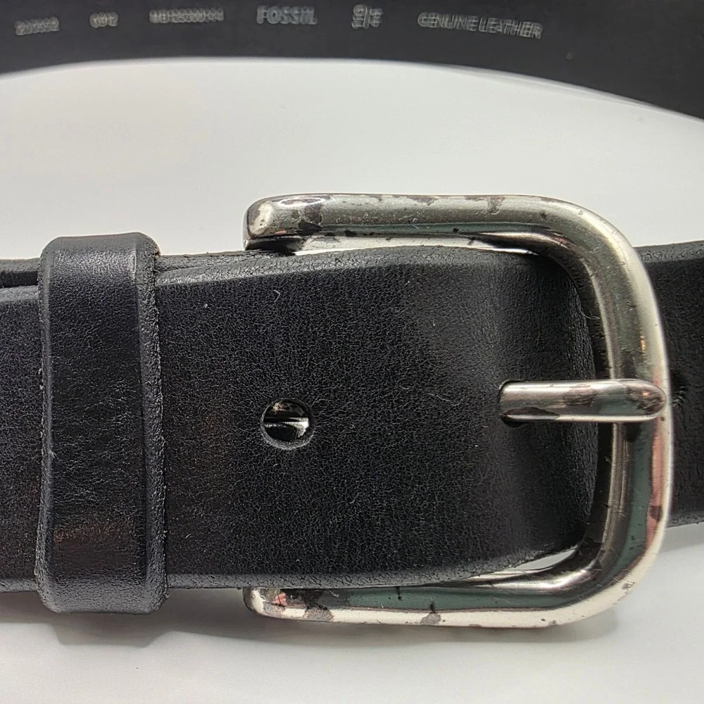 Fossil Mens Black Genuine Leather Belt Silver Buckle Size 44 MB125300144